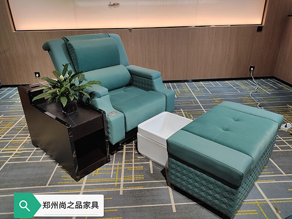 顧客在做足療和按摩時(shí)，優(yōu)秀的技師從來(lái)不問(wèn)力度怎么樣